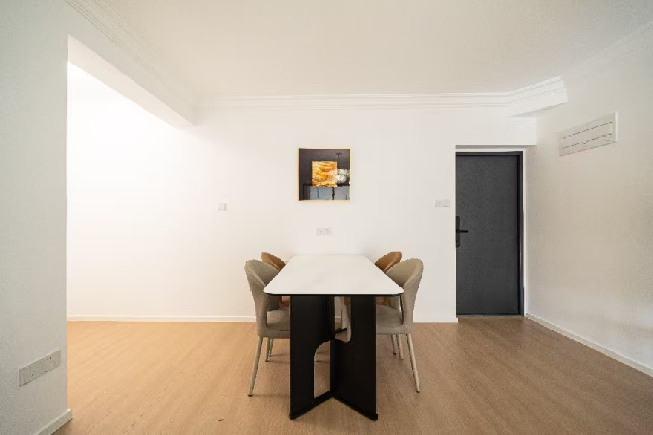Similar property: Jingan Xinghai City, 2 bedrooms, 105 sqm in Shanghai