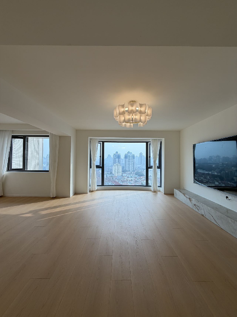 Similar property: The Summit, 3 bedrooms, 150 sqm in Shanghai