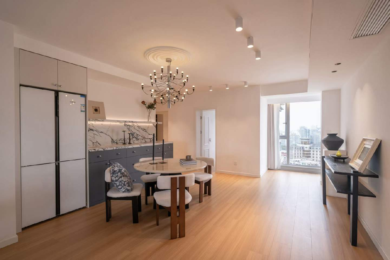 Similar property: Kaixuan City Garden, 2 bedrooms, 170 sqm in Shanghai
