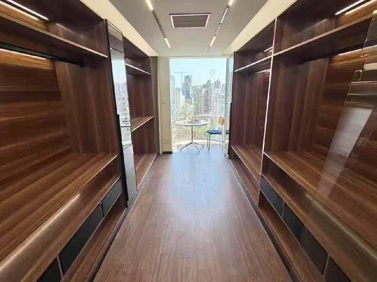 Similar property: Jingan Gui Garden, 1 bedrooms, 140 sqm in Shanghai