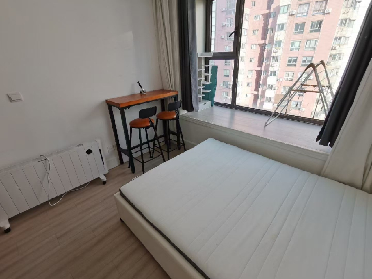 Similar property: West Nanjing Mansion, 1 bedrooms, 55 sqm in Shanghai