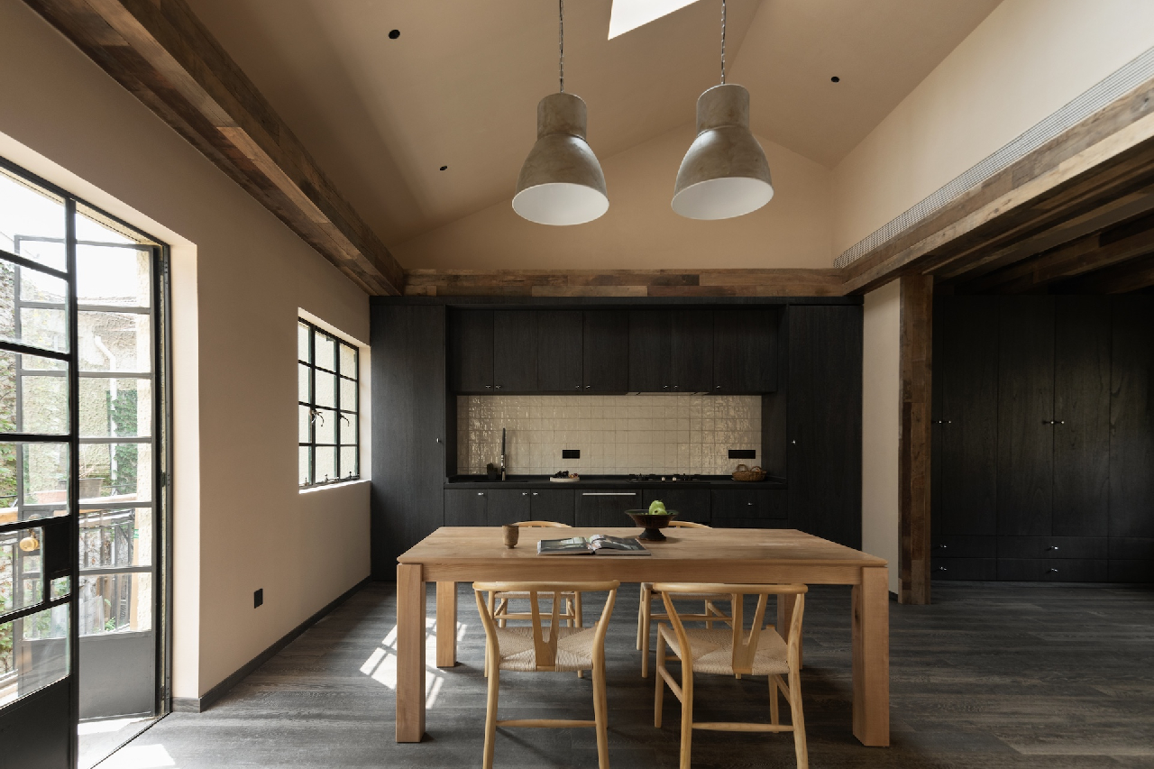 Same compound: Lane1-500 Wuyuan Road Old House, 3 bedrooms in Shanghai