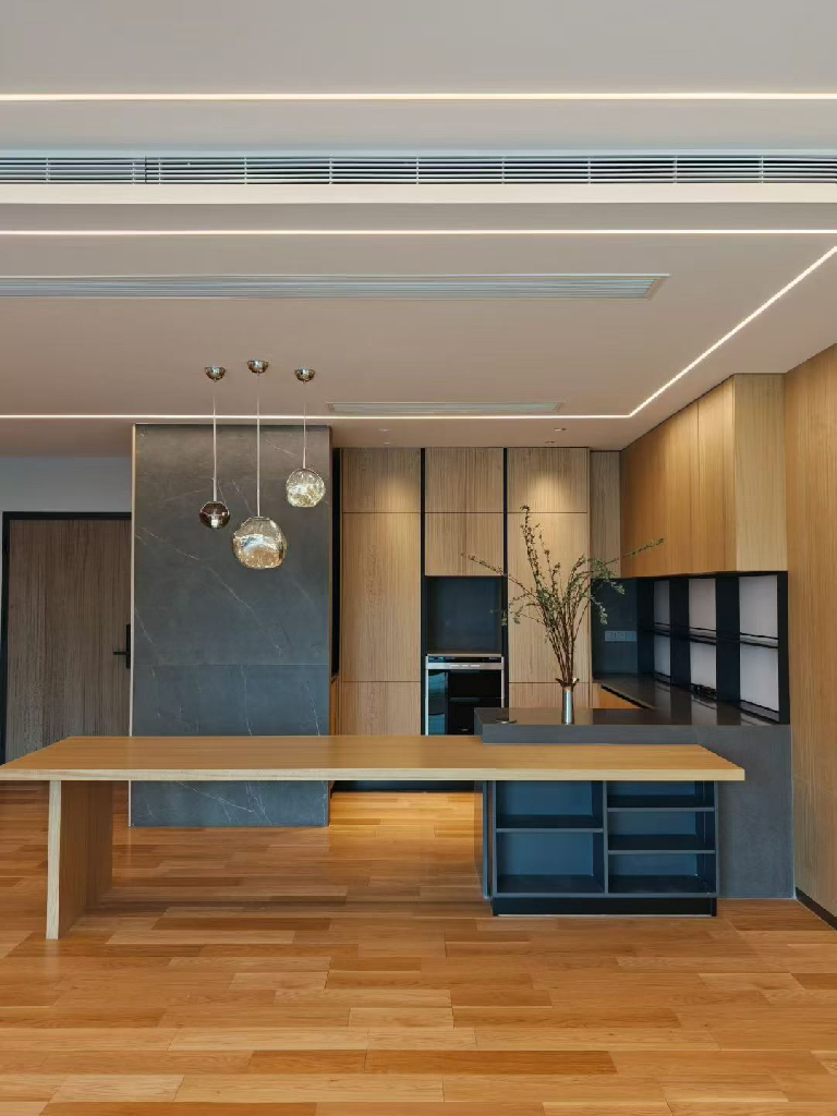 Similar property: JinLin TianDi, 3 bedrooms, 197 sqm in Shanghai