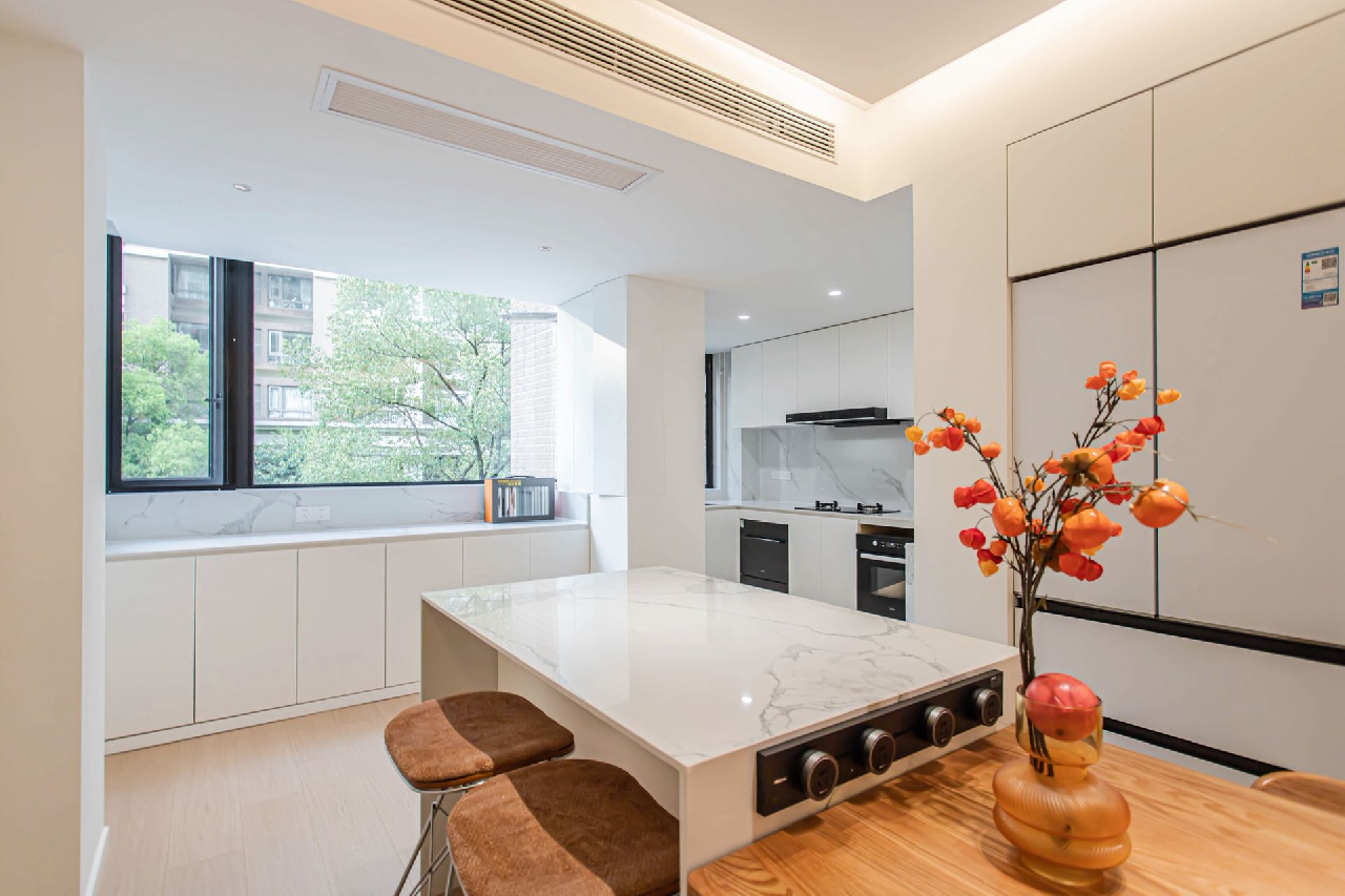 Same compound: Golden Bella Vie, 3 bedrooms in Shanghai