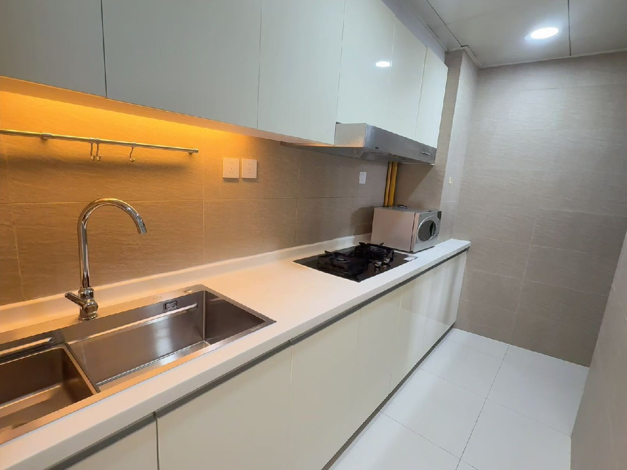 Same compound: City Condo, 1 bedrooms in Shanghai