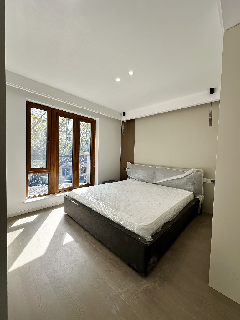 Similar property: Western Suburban Villa, 4 bedrooms, 400 sqm in Shanghai