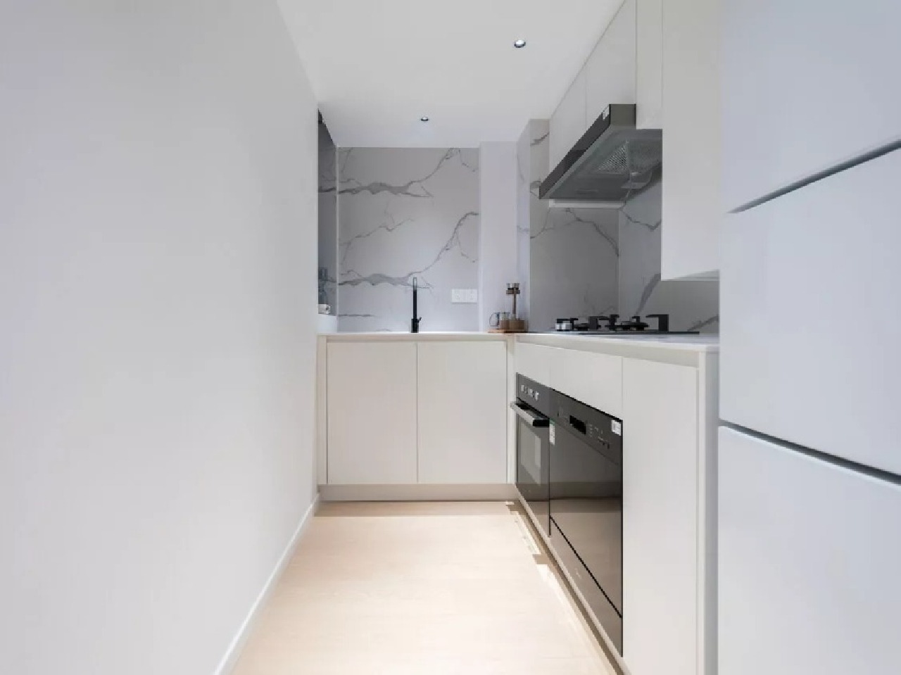 Same compound: Regents Park, 1 bedrooms in Shanghai