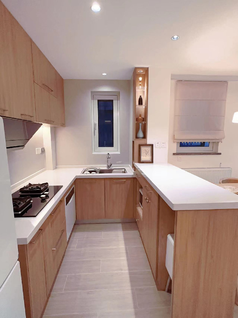 Similar property: Tianci Service Apartments, 2 bedrooms, 102 sqm in Shanghai