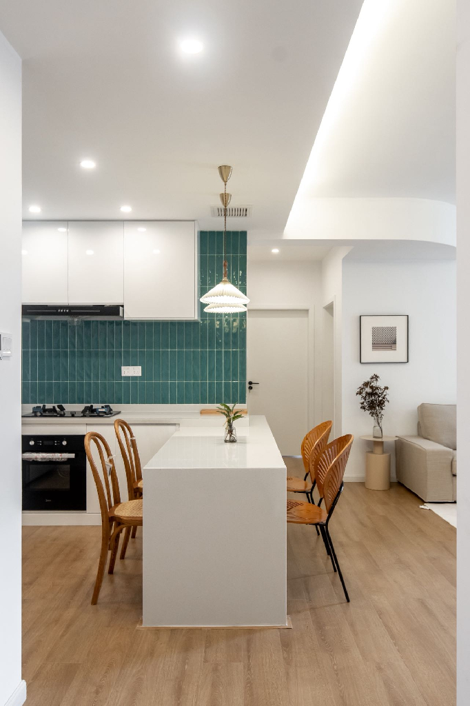 Similar property: Qing Zhi Jie Garden, 3 bedrooms, 120 sqm in Shanghai