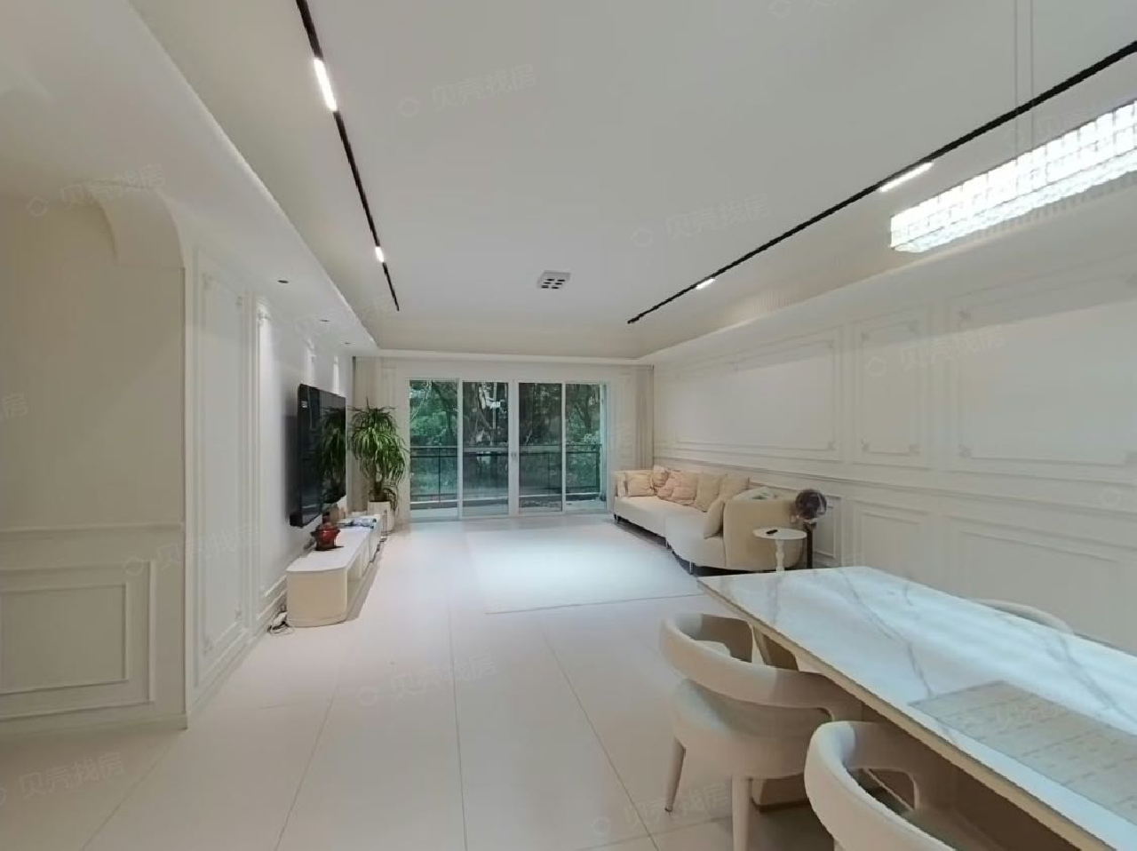 Same compound: Yanlord Garden, 4 bedrooms in Shanghai