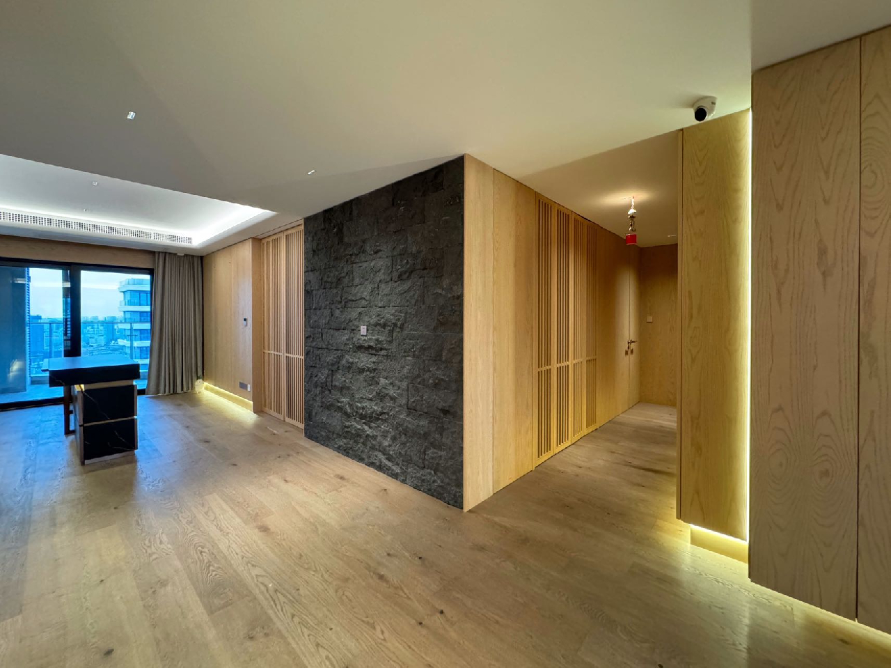 Similar property: Nove Mansion, 3 bedrooms, 182 sqm in Shanghai