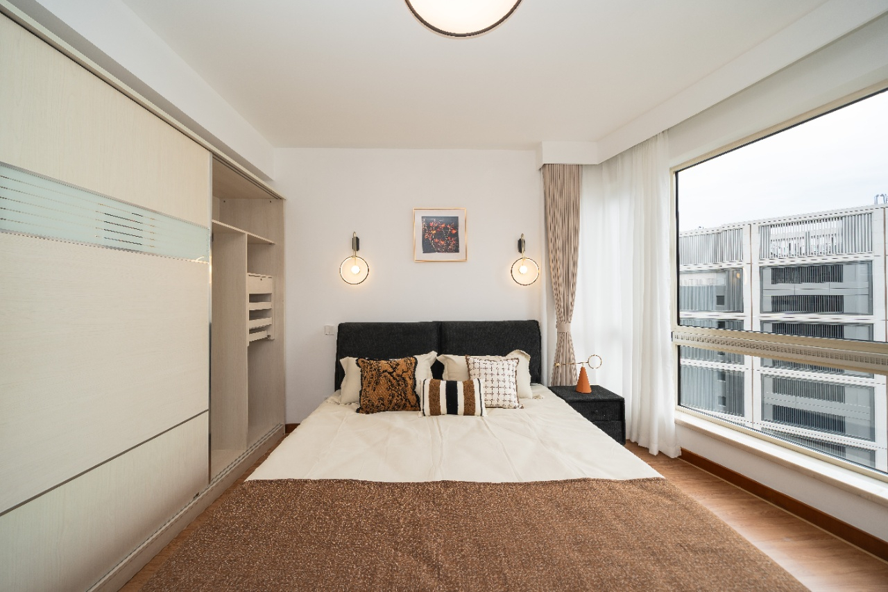 East Huaihai Apartment - Interior view 8, Shanghai rental property