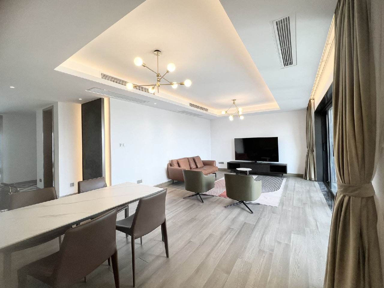Same compound: Nove Mansion, 2 bedrooms in Shanghai