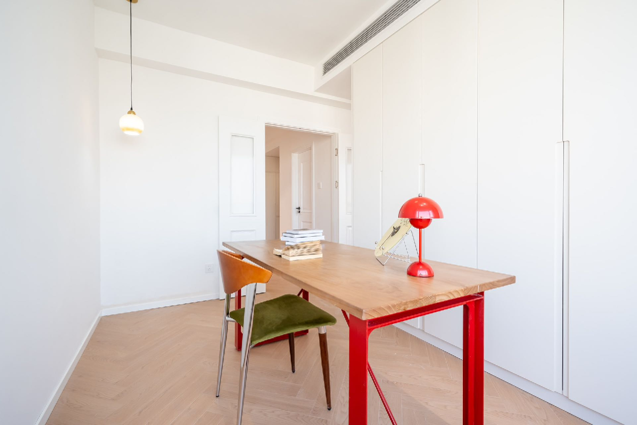 Similar property: Yi Tian Ge, 1 bedrooms, 90 sqm in Shanghai