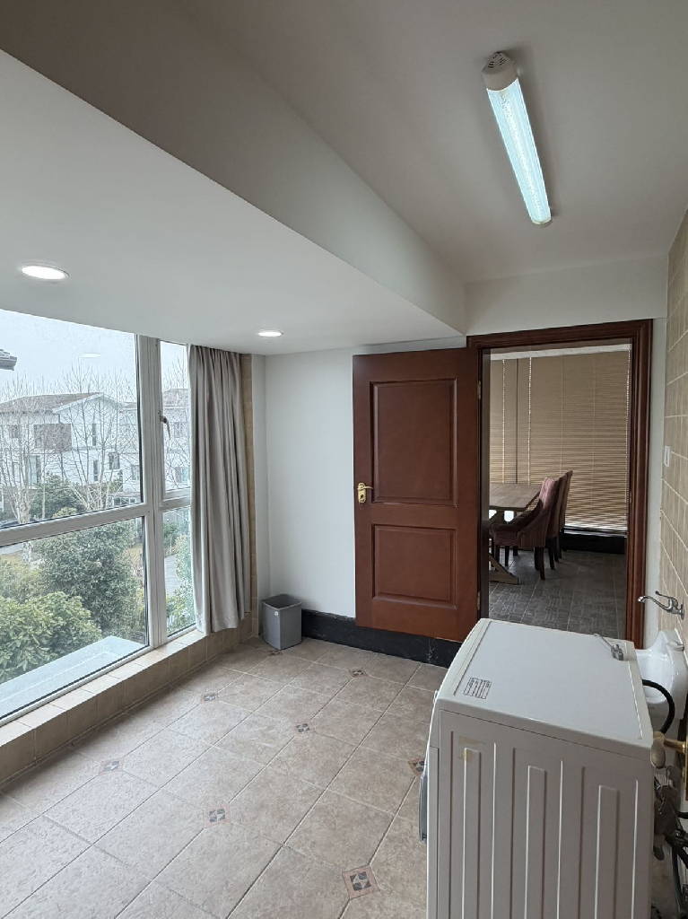 Golden Lough - Interior view 13, Suzhou rental property