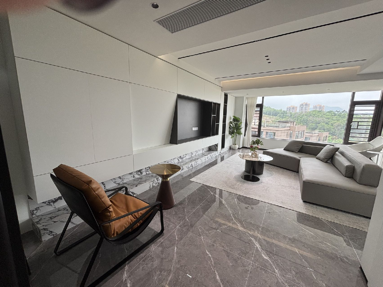 Same compound: Castle Hill Luxury Home, 5 bedrooms in Guangzhou