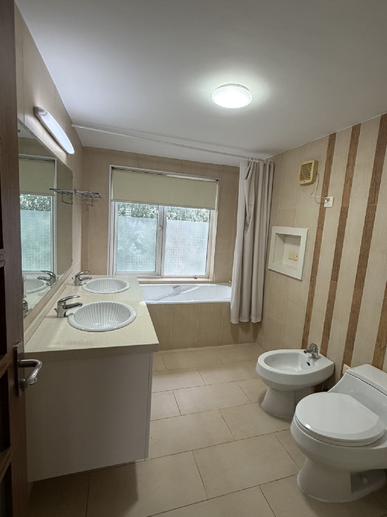 Golden Lough - Interior view 14, Suzhou rental property