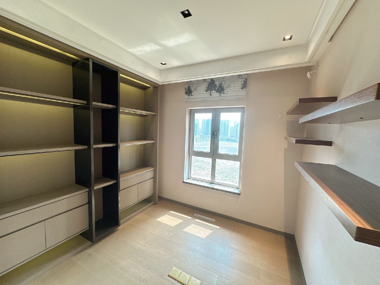 Similar property: Emerald City, 3 bedrooms, 217 sqm in Shanghai