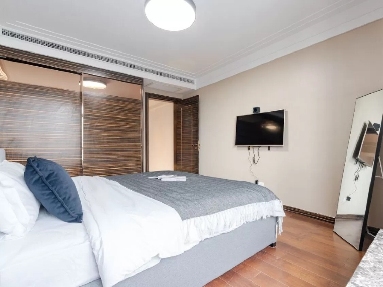 Same compound: Etam International Apartment, 2 bedrooms in Shanghai