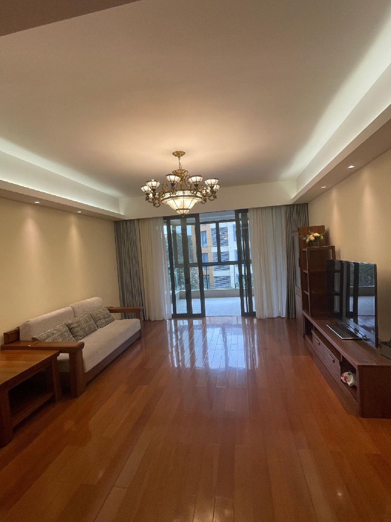 Similar property: Marina Cove Garden, 3 bedrooms, 178 sqm in Suzhou