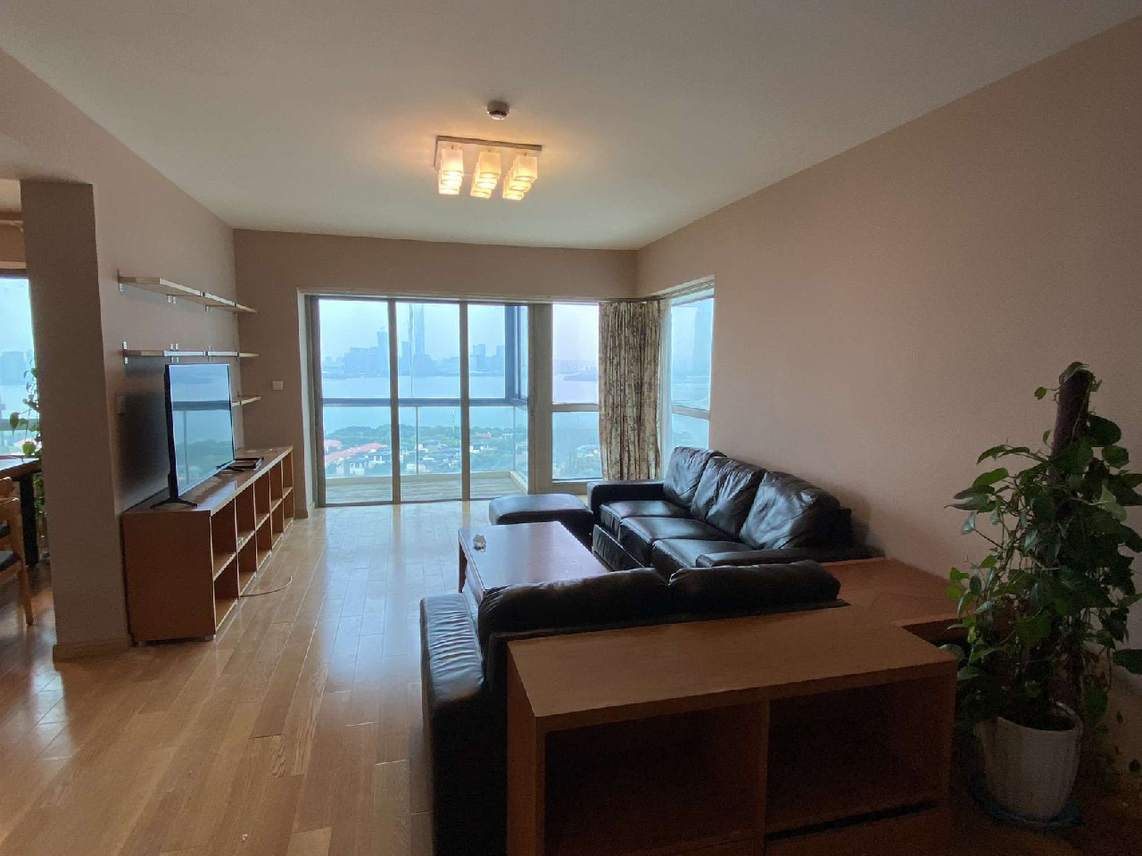 The Lakeview - Interior view 3, Suzhou rental property