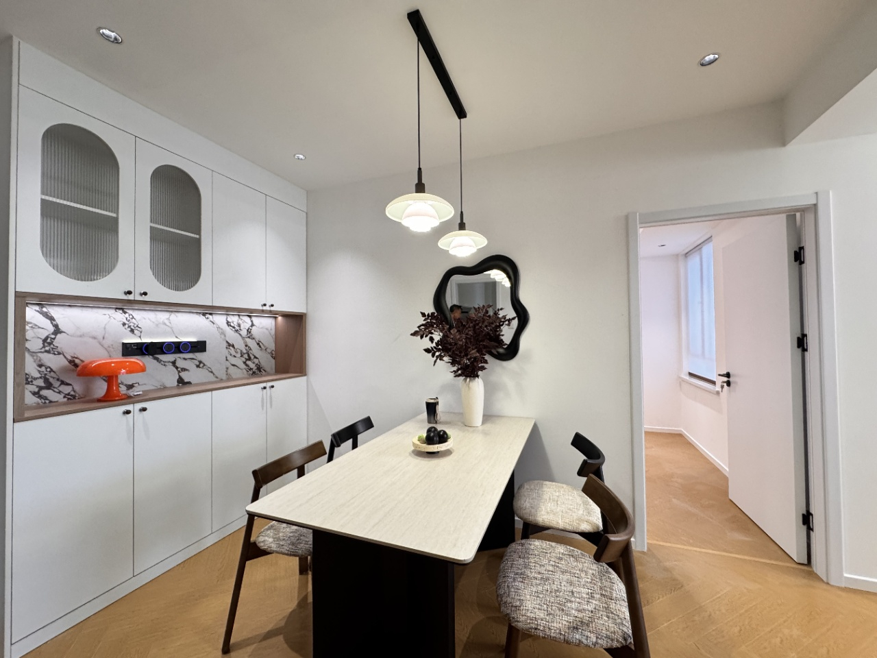 Similar property: Summit Residences, 2 bedrooms, 120 sqm in Shanghai