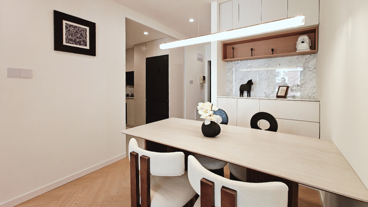 Similar property: Shi Ji Tong Le, 2 bedrooms, 100 sqm in Shanghai