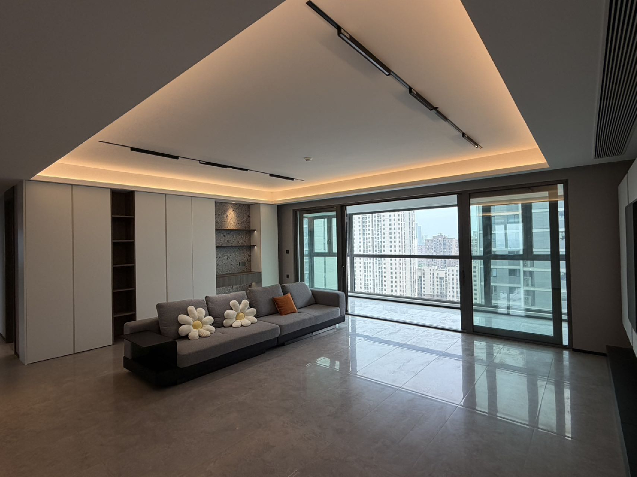Same compound: Isle Mansion, 4 bedrooms in Suzhou