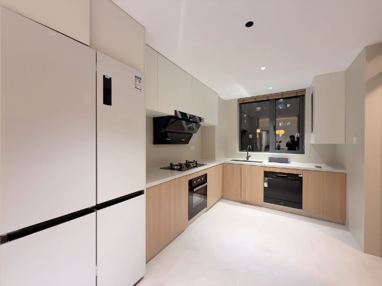 Similar property: Yanlord Town, 3 bedrooms, 161 sqm in Shanghai