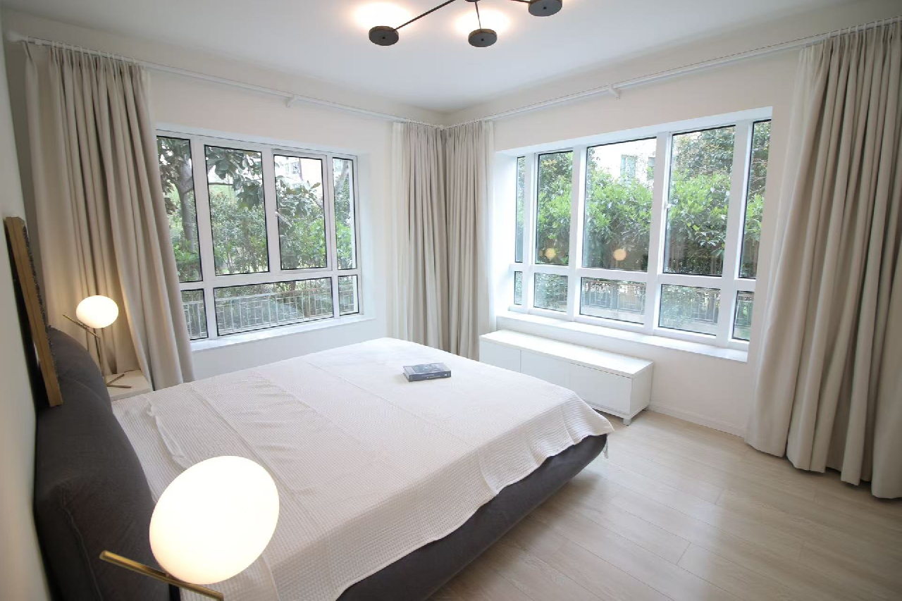 Similar property: One Park Avenue, 3 bedrooms, 150 sqm in Shanghai