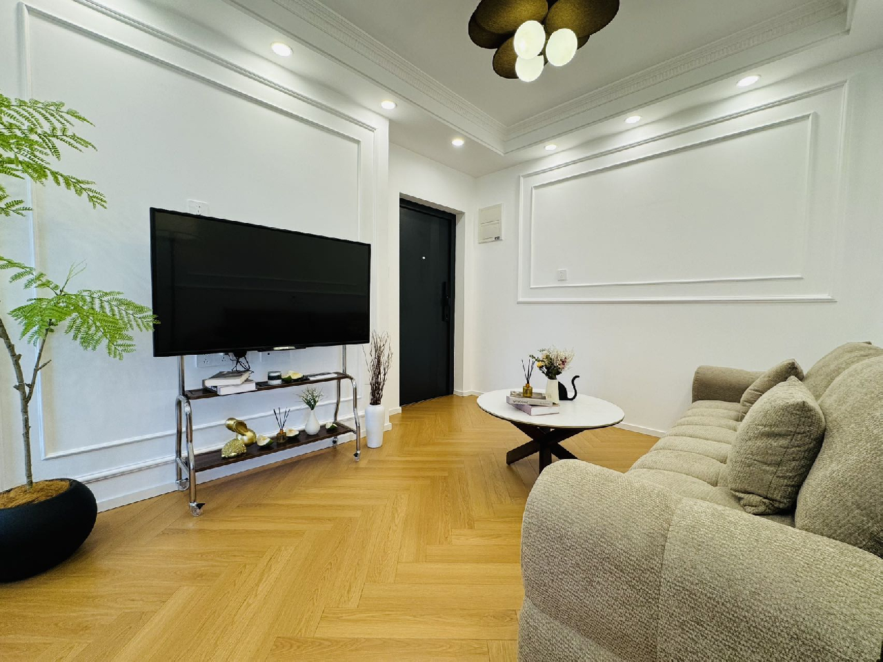 Similar property: Dong Yuan Fang, 2 bedrooms, 100 sqm in Shanghai