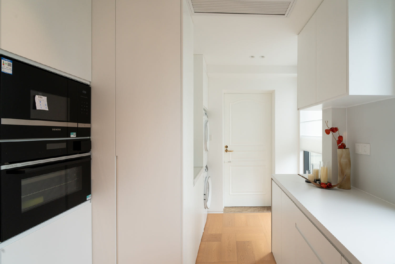 Similar property: Pu Jiang Mansion, 4 bedrooms, 197 sqm in Shanghai