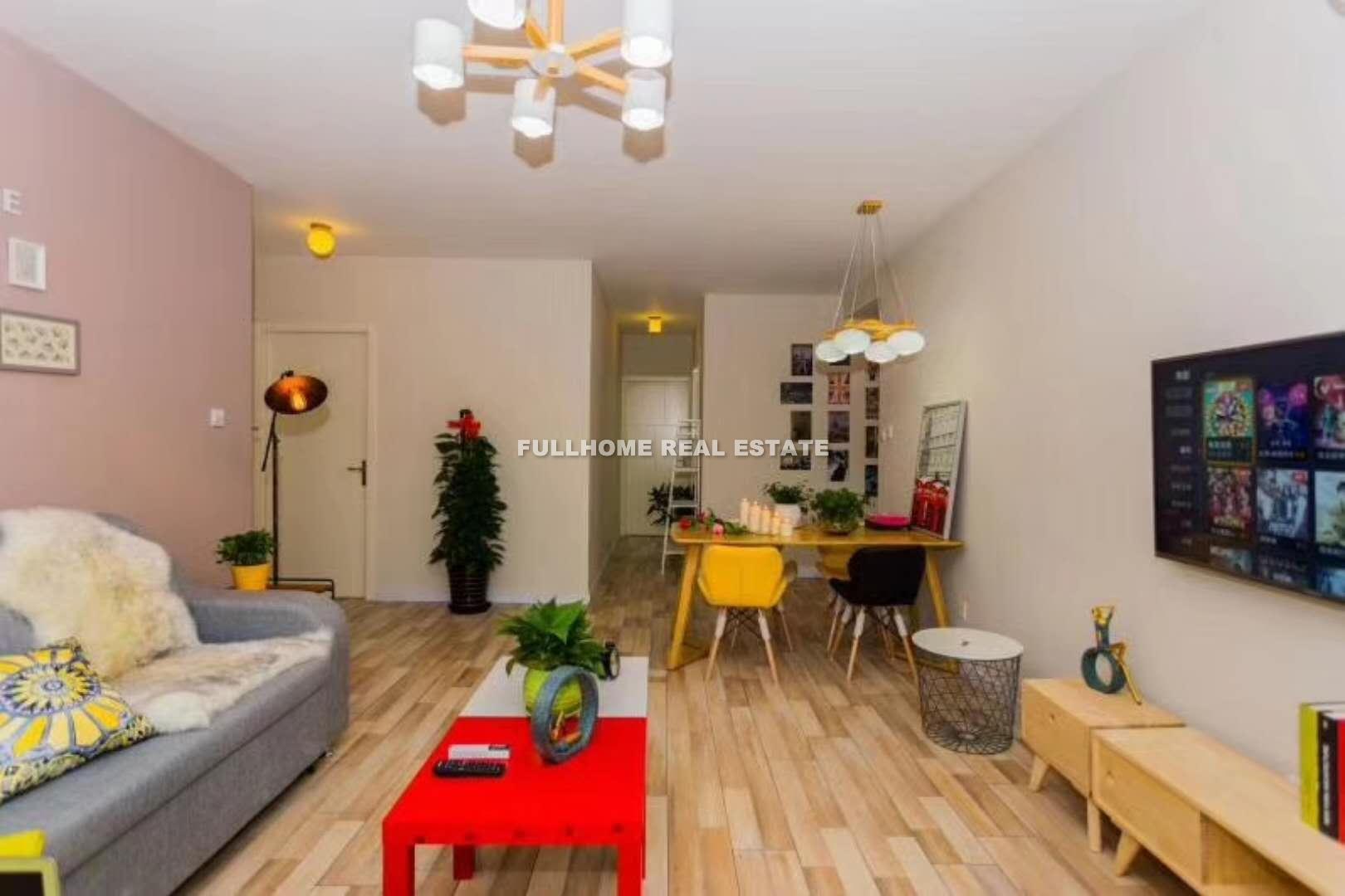 Zhong Yuan Liang Wan Cheng - 5 bedroom apartment in Shanghai, Putuo, Downtown
